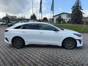 Kia ProCeed / pro_cee'd ProCeed 1.6 T-GDI DCT GT/Perf./Bastuck/Ansaugung Bild 5