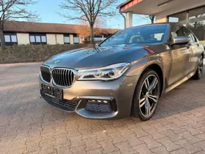 BMW 750 d  M Sport Paket Head-up HK Laser xDrive Bild 3