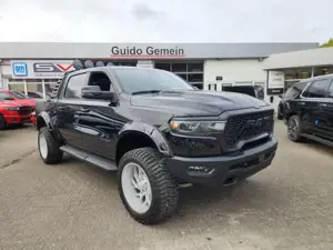 Dodge RAM Rebel Night Premium mit Umbau