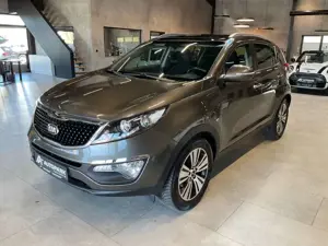 Kia Sportage 1.7 CRDi 2WD Kamera Klimaaut. Navi Pano