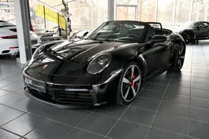 Porsche 992 Carrera 4S Cabrio Sportabgas Allradlenkung D