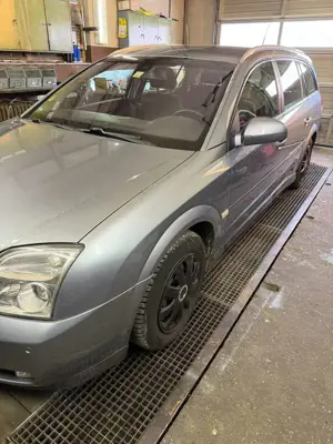 Opel Vectra Vectra Caravan 2.2 Caravan Cosmo Bild 2
