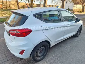 Ford Fiesta Cool  Connect Kamera 6-Gang Schalter Bild 3