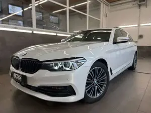 BMW 520 i Touring Sport Line AHK LEDER NAVI LIVE LED