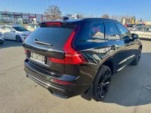Volvo XC60 B5 AWD Ultra Black Edition Bild 4