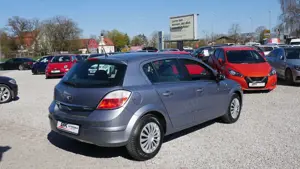 Opel Astra TÜV,- Kundendienst Neu Scheckheftgepflegt Klima Bild 3