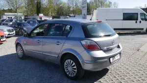 Opel Astra TÜV,- Kundendienst Neu Scheckheftgepflegt Klima Bild 5