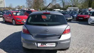Opel Astra TÜV,- Kundendienst Neu Scheckheftgepflegt Klima Bild 4