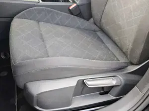 Volkswagen Golf VIII Variant Life 2.0 TDI AHK*RKamera*LED*Nav*A... Bild 4