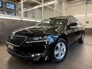 Skoda Superb Combi Ambition DSG BI-XENON NAVI AHK 1.Hd