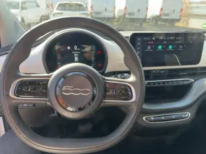 Fiat 500e Base 42 kWh *8-fach bereift* Bild 5