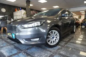Ford Focus Turnier Titanium/Aluräder/Klimaauto/Navi
