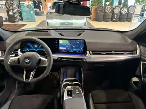 BMW X1 sDrive20i M SportPro 19" Pano AHK hk Driving+ 360 Bild 5