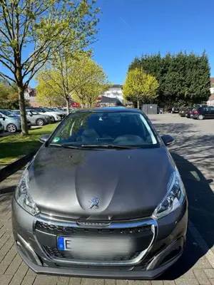 Peugeot 208 PureTech 82 Active Bild 1