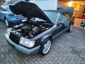 Mercedes-Benz E 220 E 220 CE Cabrio/Oldtimer/Dach-Neu/Leder/SH/17Zoll