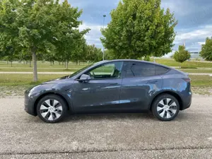 Tesla Model Y Model Y Long Range Dual Motor AWD Bild 2