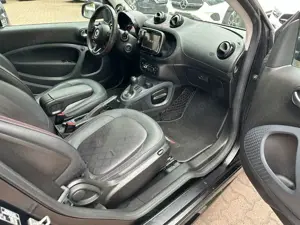 smart forTwo fortwo 66kW DCT BRABUS tailor made**pure black* Bild 5