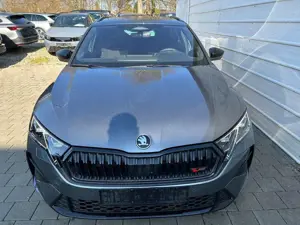 Skoda Octavia Kombi RS 2.0 TSI DSG 265 PS AHK*Panorama*DCC*19"*A Bild 3