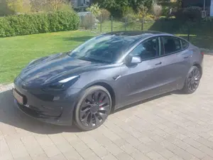 Tesla Model 3 Model 3 Langstreckenbatt. Allradantrieb Dual Motor Performance Bild 2