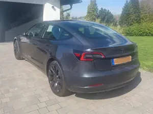 Tesla Model 3 Model 3 Langstreckenbatt. Allradantrieb Dual Motor Performance Bild 3
