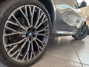 BMW X6 xDrive40d M Sport Pro DA/PA Prof Pano H/K 22" LMR Bild 4
