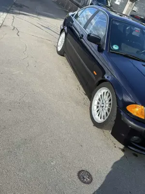 BMW 330 330i Bild 3