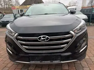 Hyundai TUCSON 2.0 Premium 4WD-Panorama-NAV-AHK... Bild 2