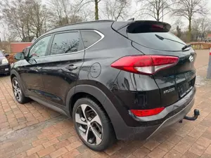 Hyundai TUCSON 2.0 Premium 4WD-Panorama-NAV-AHK... Bild 5