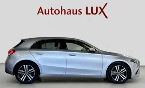 Mercedes-Benz A 200 DIESEL*LED*1HAND*AMBIENTE*CARBON*AHK*R-KAM Bild 4