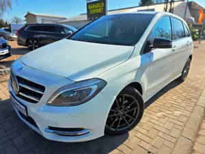 Mercedes-Benz B 180 CDI Xenon 2x PDC Teilleder Temp Navi SHZ Bild 2
