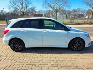 Mercedes-Benz B 180 CDI Xenon 2x PDC Teilleder Temp Navi SHZ Bild 5