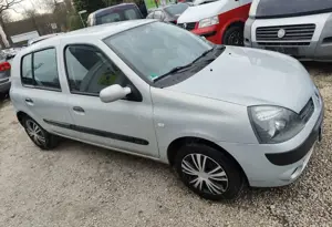 Renault Clio Bild 2