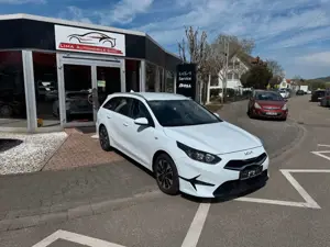 Kia Ceed SW / cee'd SW /Navi/AHK/Top