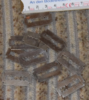 Rasierklingen - nicht scharf und kleiner als üblich