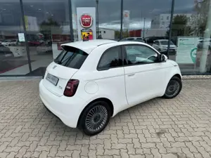 Fiat 500e Icon +Sitzheizung+Panoramadach_Fiat SERVICE Bild 4