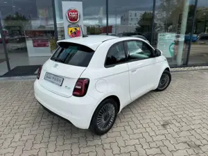 Fiat 500e Icon +Sitzheizung+Panoramadach_Fiat SERVICE Bild 3