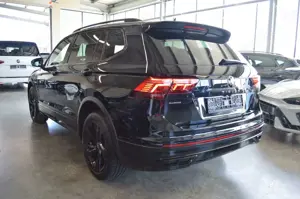 Volkswagen Tiguan Allspace 2.0 TDI DSG R-Line 4M 7S|AHK|HuD Bild 2