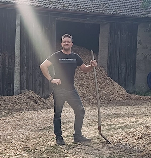 Suche führungsstarke  Frau 