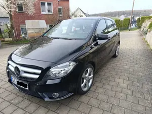 Mercedes-Benz B 180 Gepflegter Mercedes B 180 Sports Tourer aus 1. Hand – Scheckheftgepflegt – Top-Z