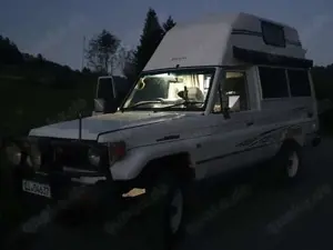 Toyota Land Cruiser HZJ 75