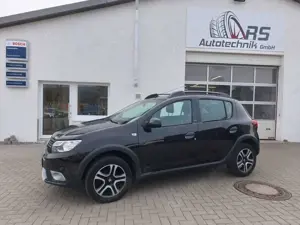 Dacia Sandero Stepway Celebration / 1. Hand / NAVI / 8 FACH