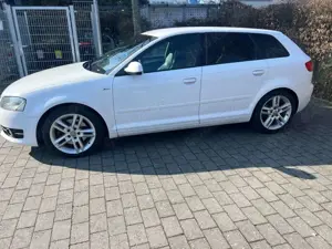 Audi A3 Sportback 2.0 TFSI S line Sportpaket plus Bild 3