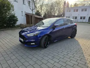 Ford Focus Ford Focus 2018/SH-gepf. / TÜV+Inspektion NEU /8-f Bild 2