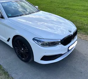 BMW 530 e Plug-In-Hybrid Luxury Line Performance