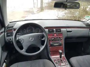 Mercedes-Benz E 240 E 240 Classic