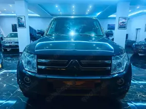 Mitsubishi Pajero 3.2 DI-D Limited Edition LEDER MFL Bild 5
