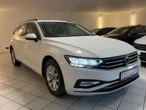 Volkswagen Passat Variant Business,AHK,Navi,DSG,Pano,LED