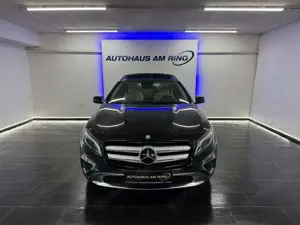 Mercedes-Benz GLA 200 ACC CAM PANO XEN SPUR NOTBREM NAVI LEDER