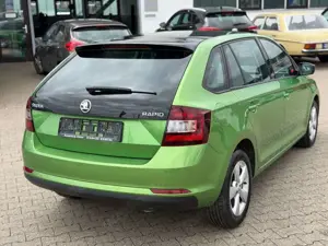 Skoda Rapid/Spaceback Spaceback Ambition Euro5, Pano, SHZ, Navi Bild 4