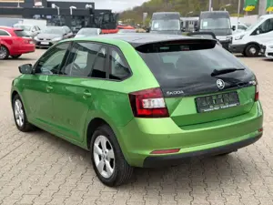 Skoda Rapid/Spaceback Spaceback Ambition Euro5, Pano, SHZ, Navi Bild 5
